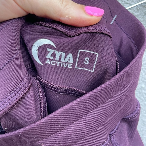 Zyia Unwind Ankle Cinched Stretch Waist Joggers In Plum - Picture 6 of 9